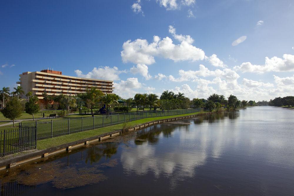 Chateau Mar Golf Resort, Trademark Collection By Wyndham Lauderhill Exterior photo